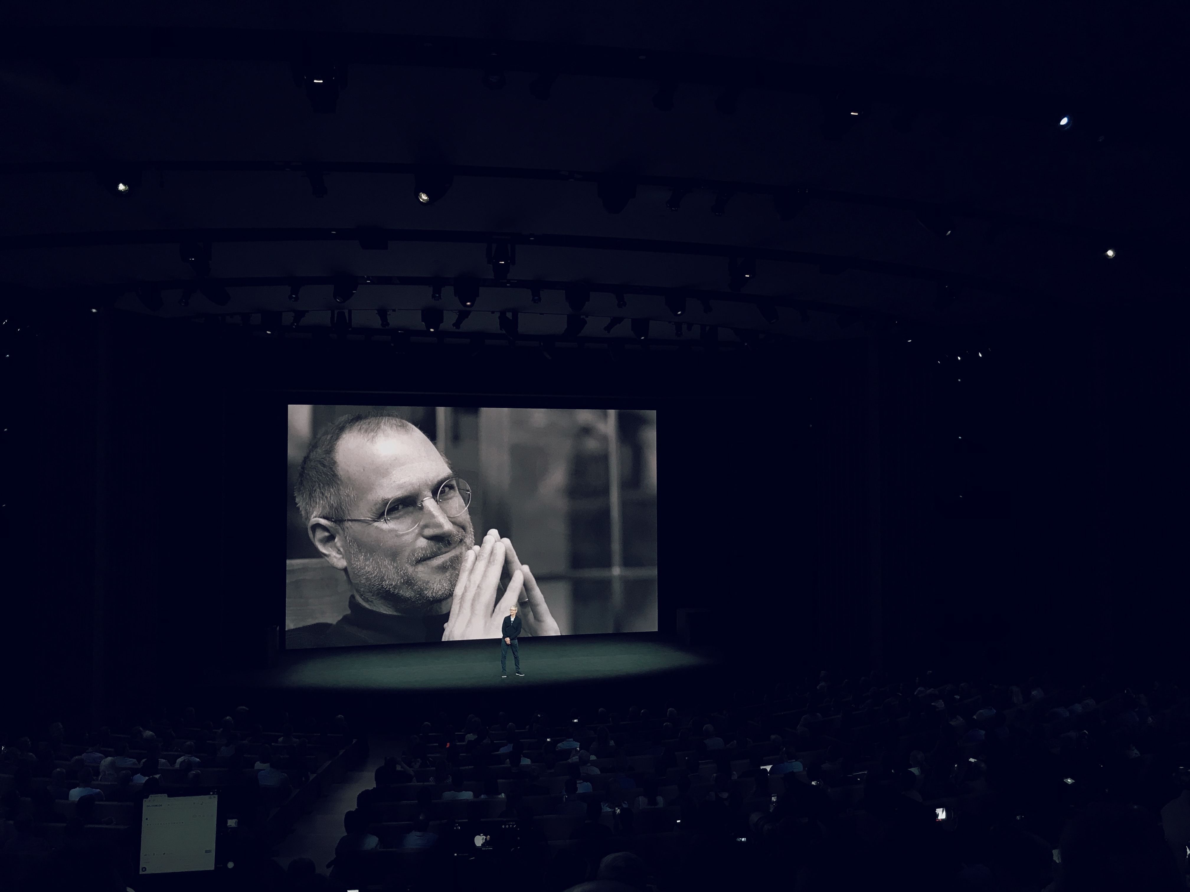 昨晚steve jobs theater 苹果发布会你不在现场?